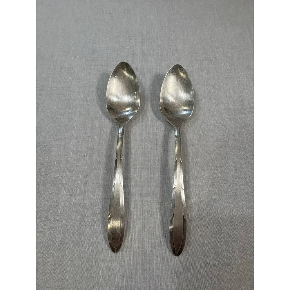 2 Oneida Nobilty Plate  REVERIE  Silverplate Serving Spoons 1937